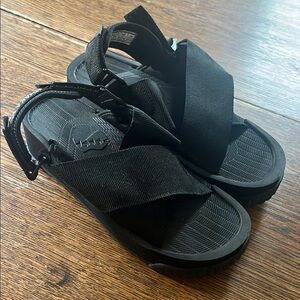 Shaka South Africa Sandals size 8 women’s